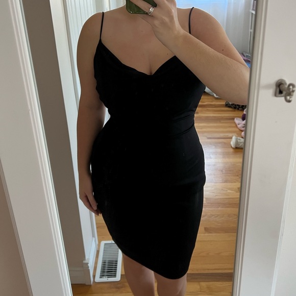 Black dress - Picture 9 of 9